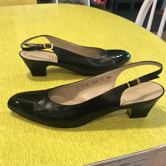 Salvatore Ferragamo Black Sling Back Shoes Saks Fifth Avenue - Picture 10 of 14